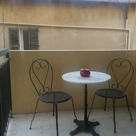 à Deux Pas Du Palais Des Festivals *